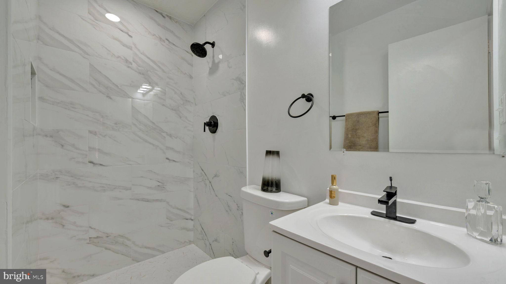 HILLCREST TOWNE - Residential