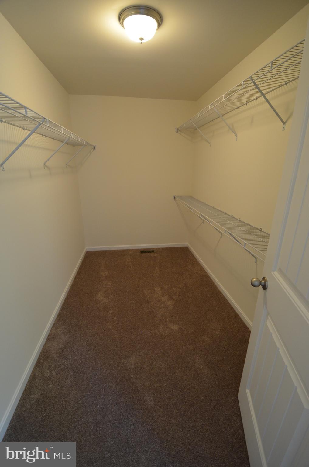 DEALE - Residential Lease