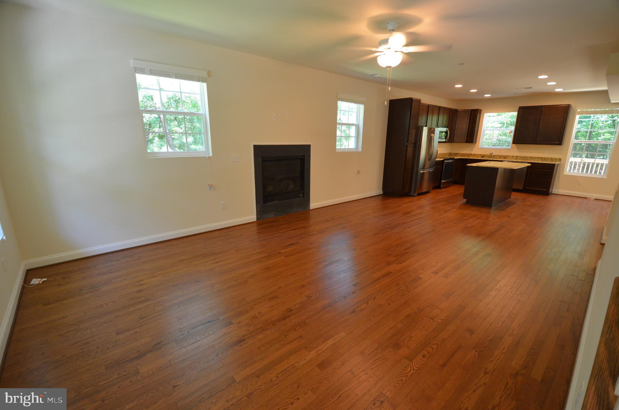 DEALE - Residential Lease