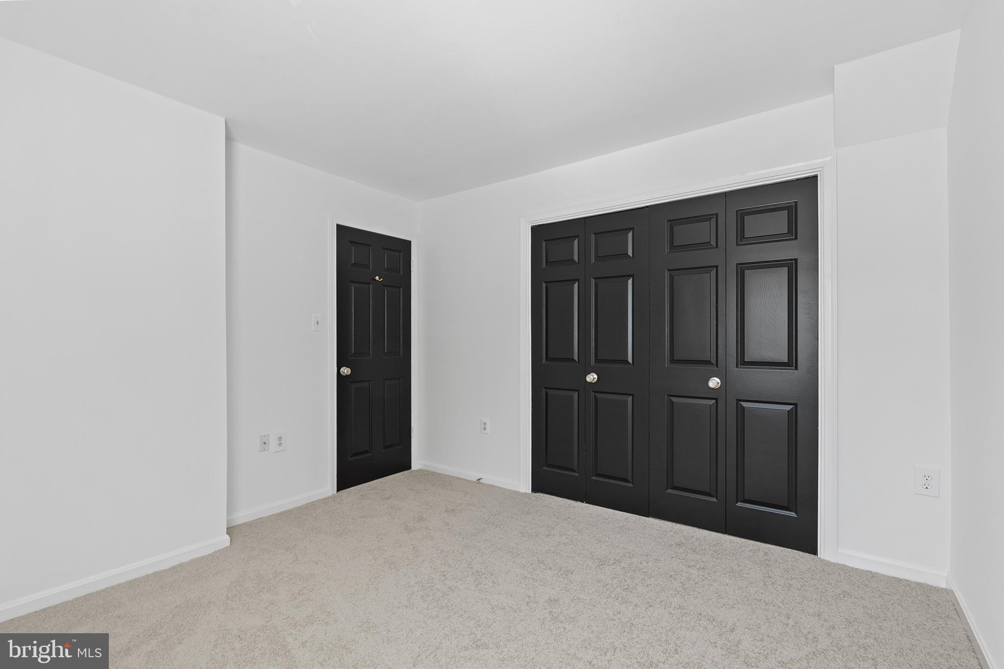 COLUMBIA COURT - Residential