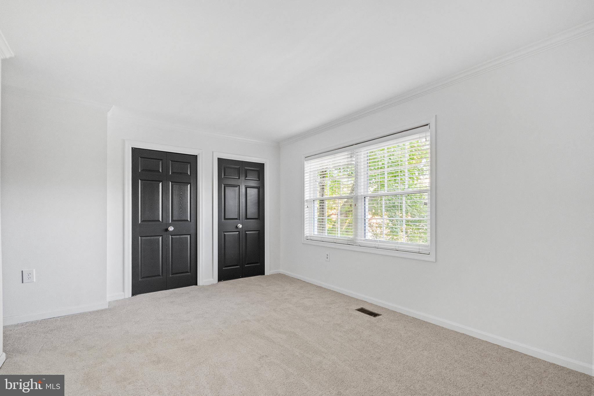 COLUMBIA COURT - Residential