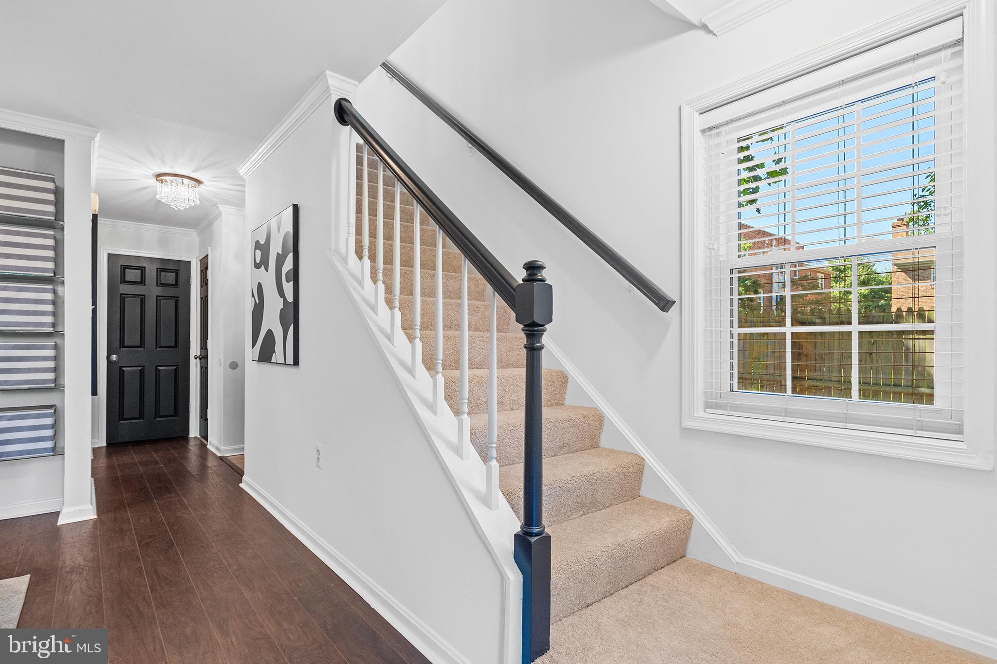 COLUMBIA COURT - Residential