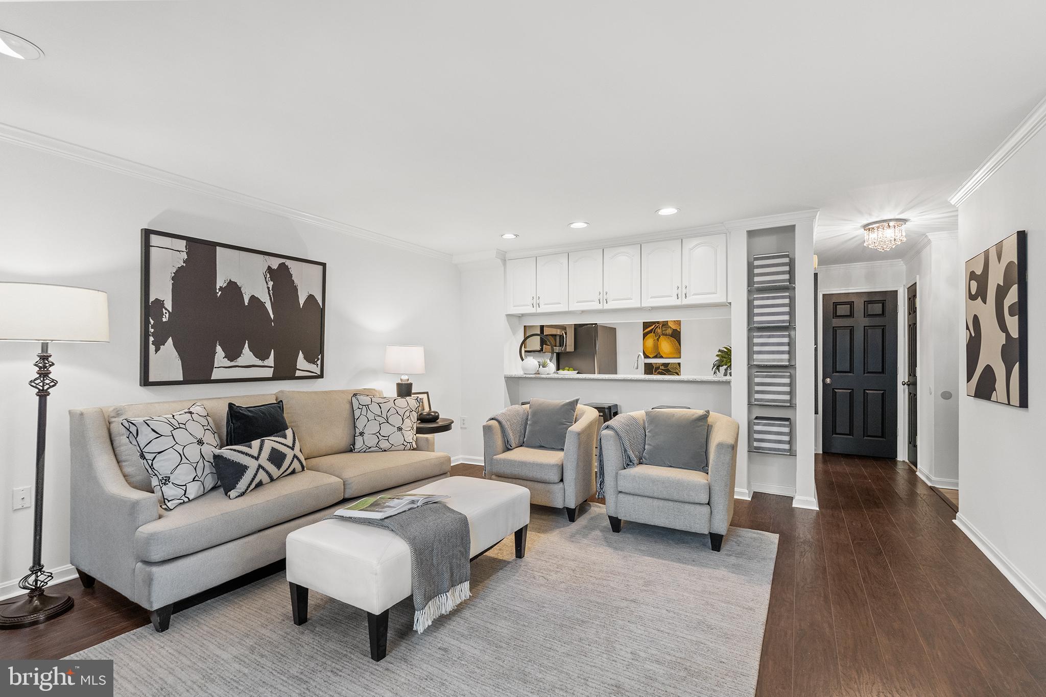 COLUMBIA COURT - Residential