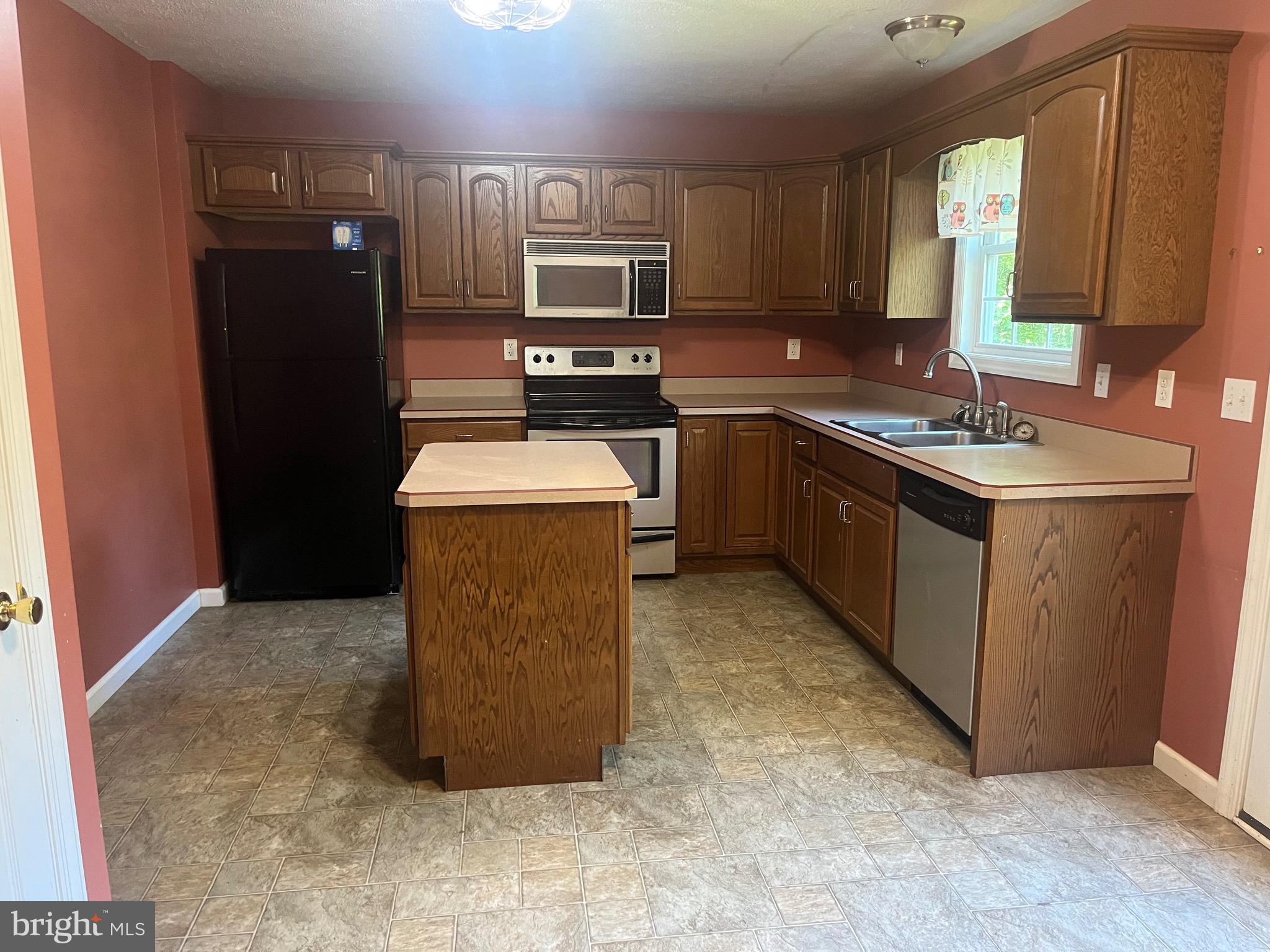 CRYSTAL VALLEY ESTATES - Residential