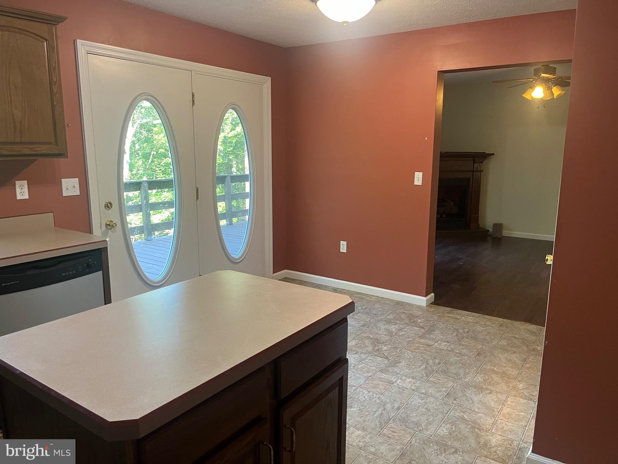 CRYSTAL VALLEY ESTATES - Residential