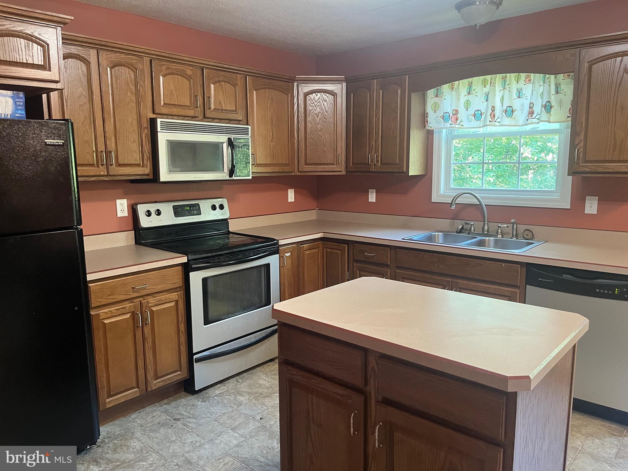 CRYSTAL VALLEY ESTATES - Residential