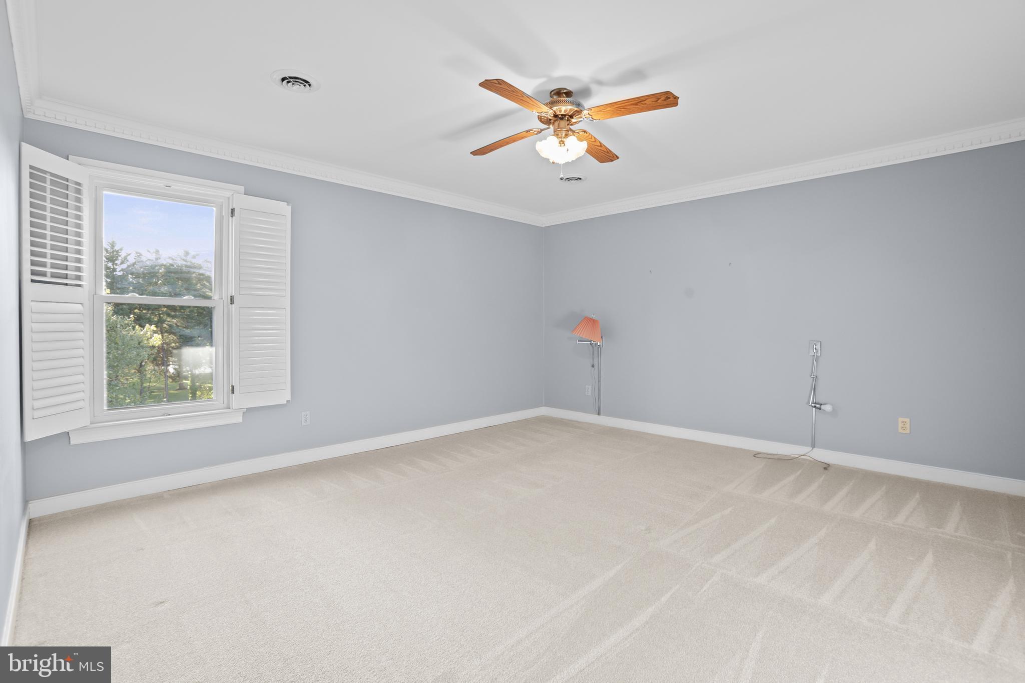 RIDGE POINTE - Residential