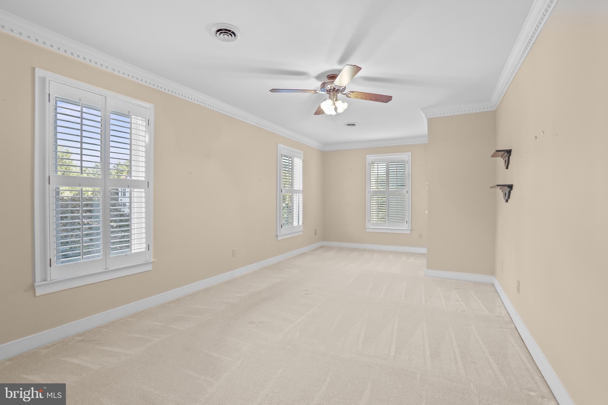 RIDGE POINTE - Residential