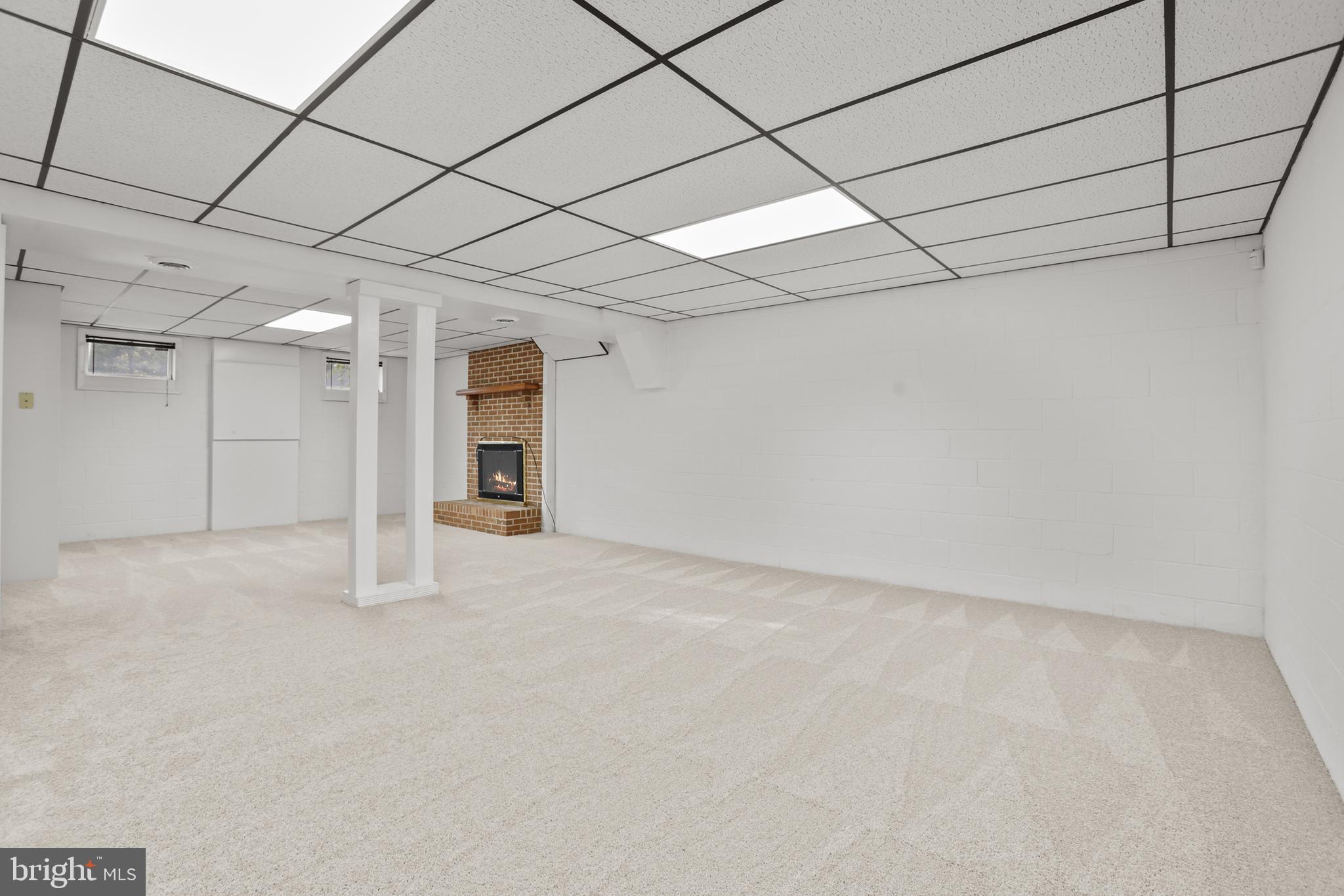 RIDGE POINTE - Residential