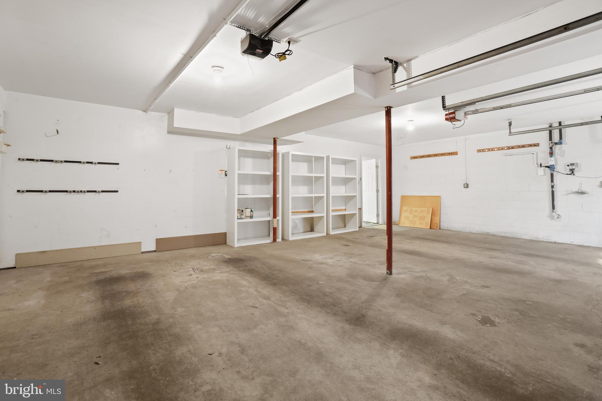 RIDGE POINTE - Residential