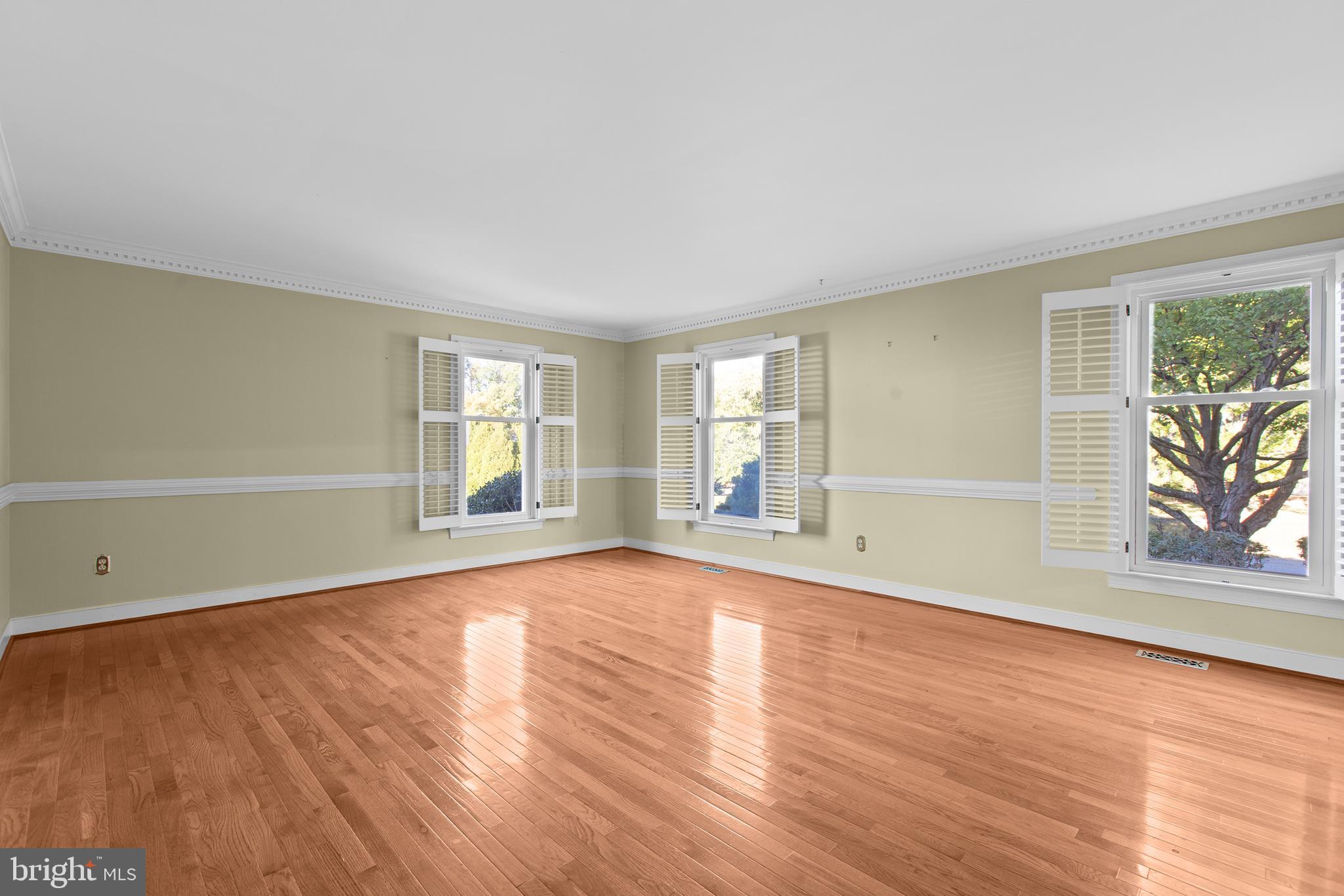 RIDGE POINTE - Residential