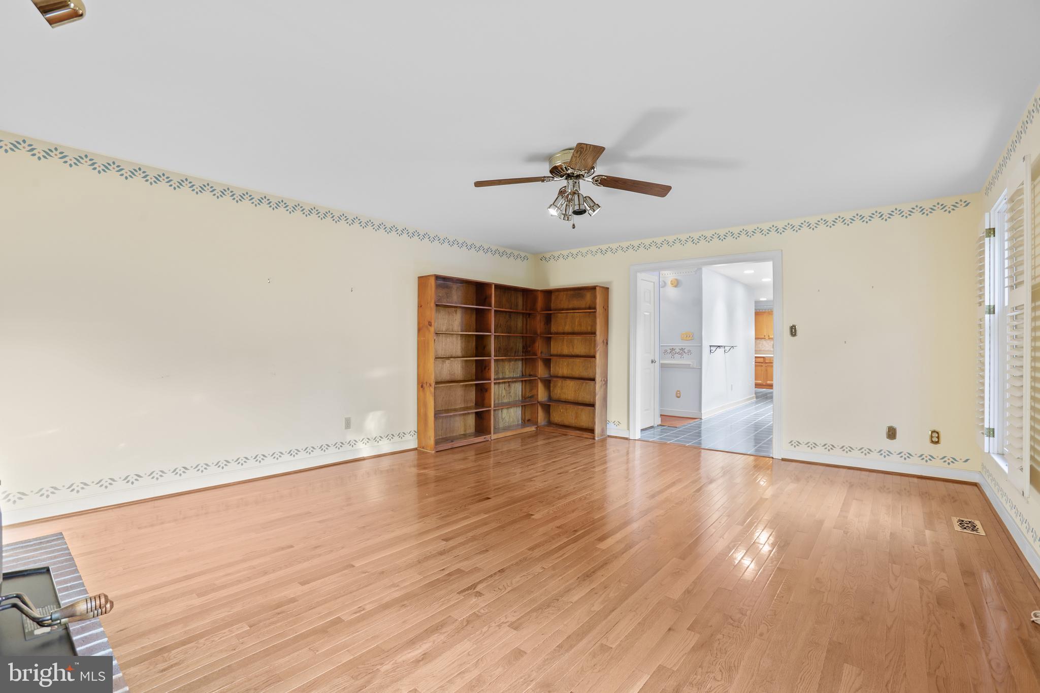 RIDGE POINTE - Residential