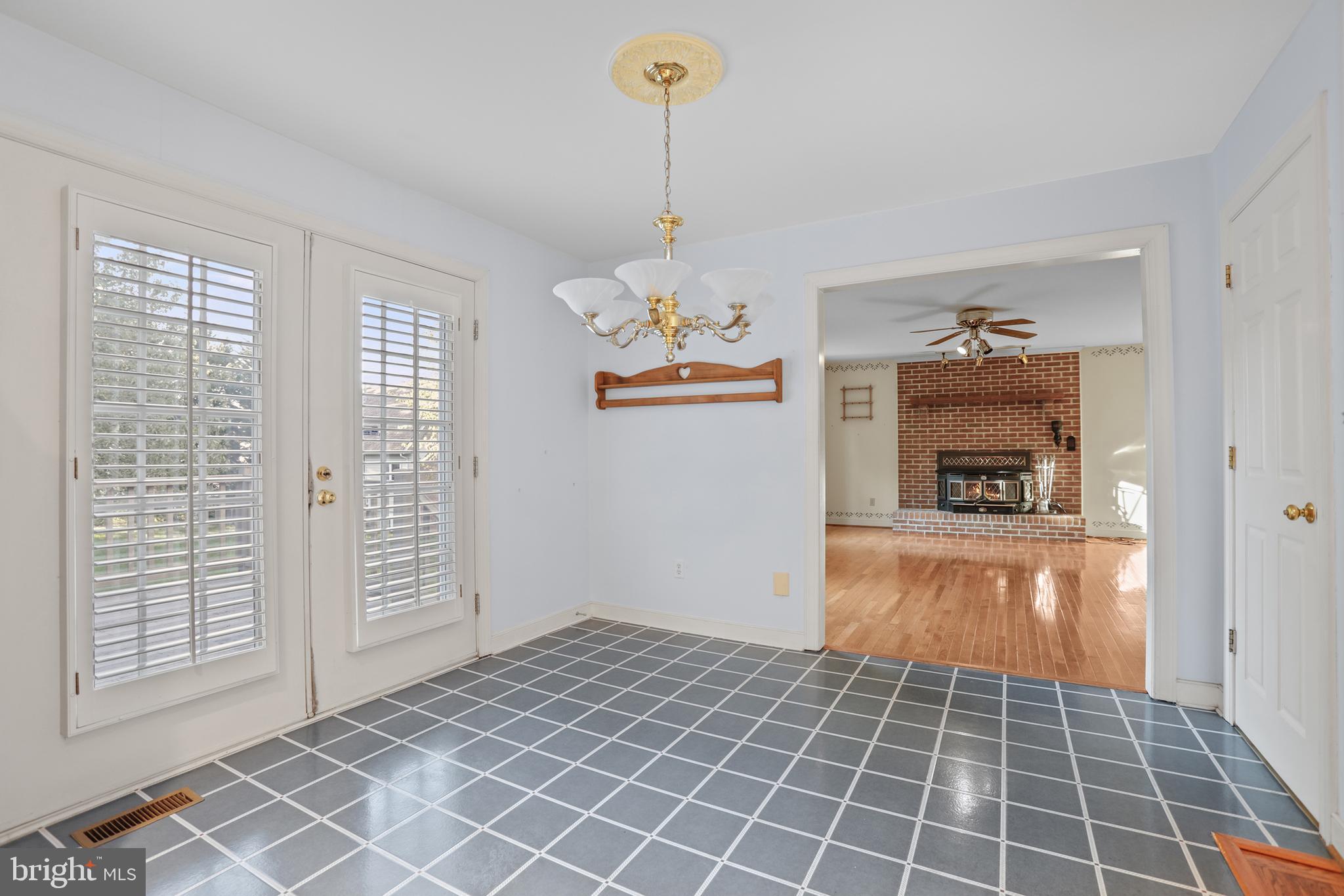 RIDGE POINTE - Residential