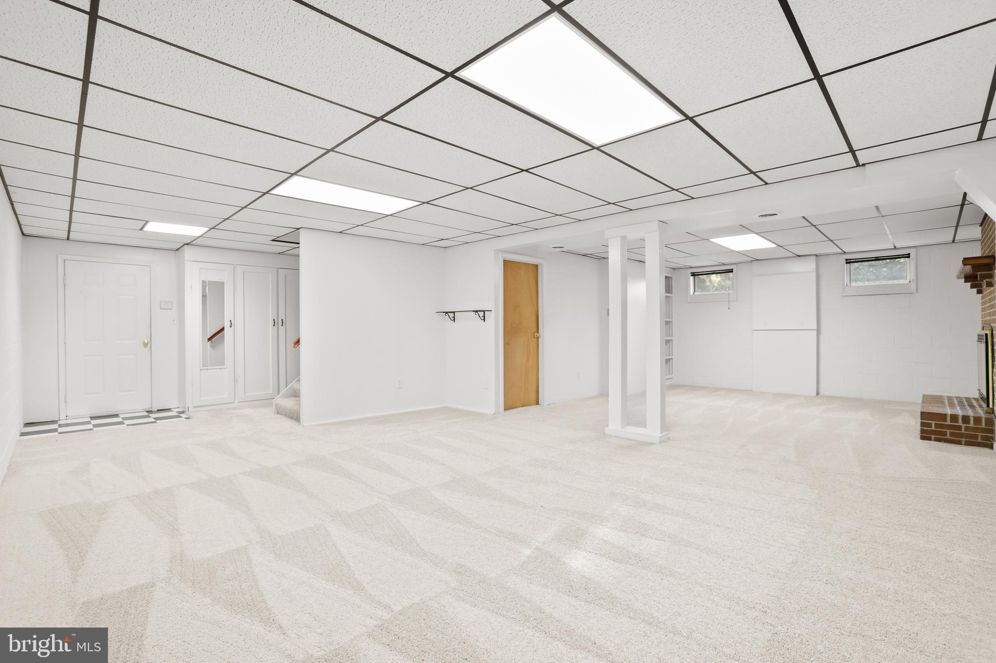 RIDGE POINTE - Residential