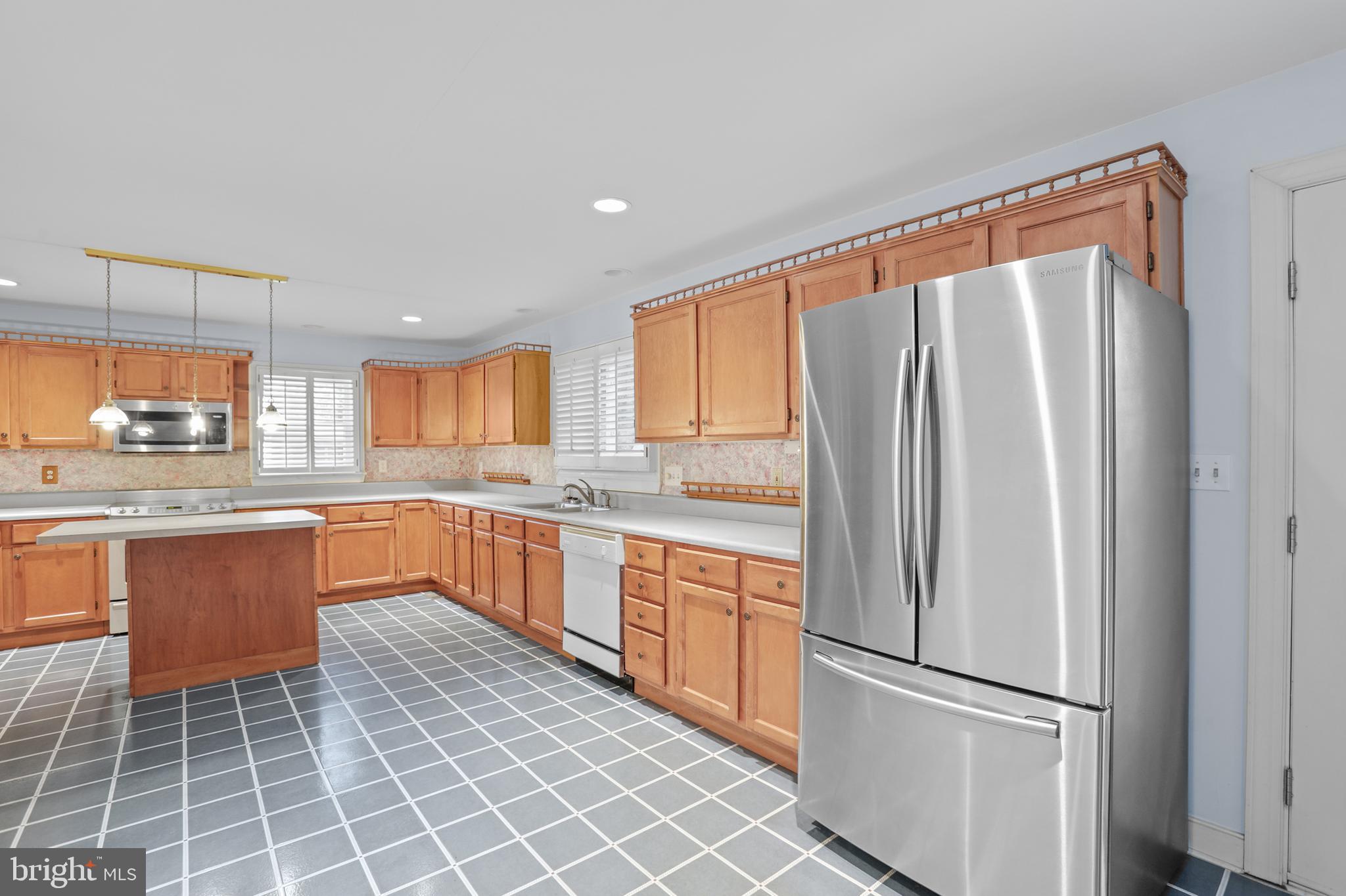 RIDGE POINTE - Residential