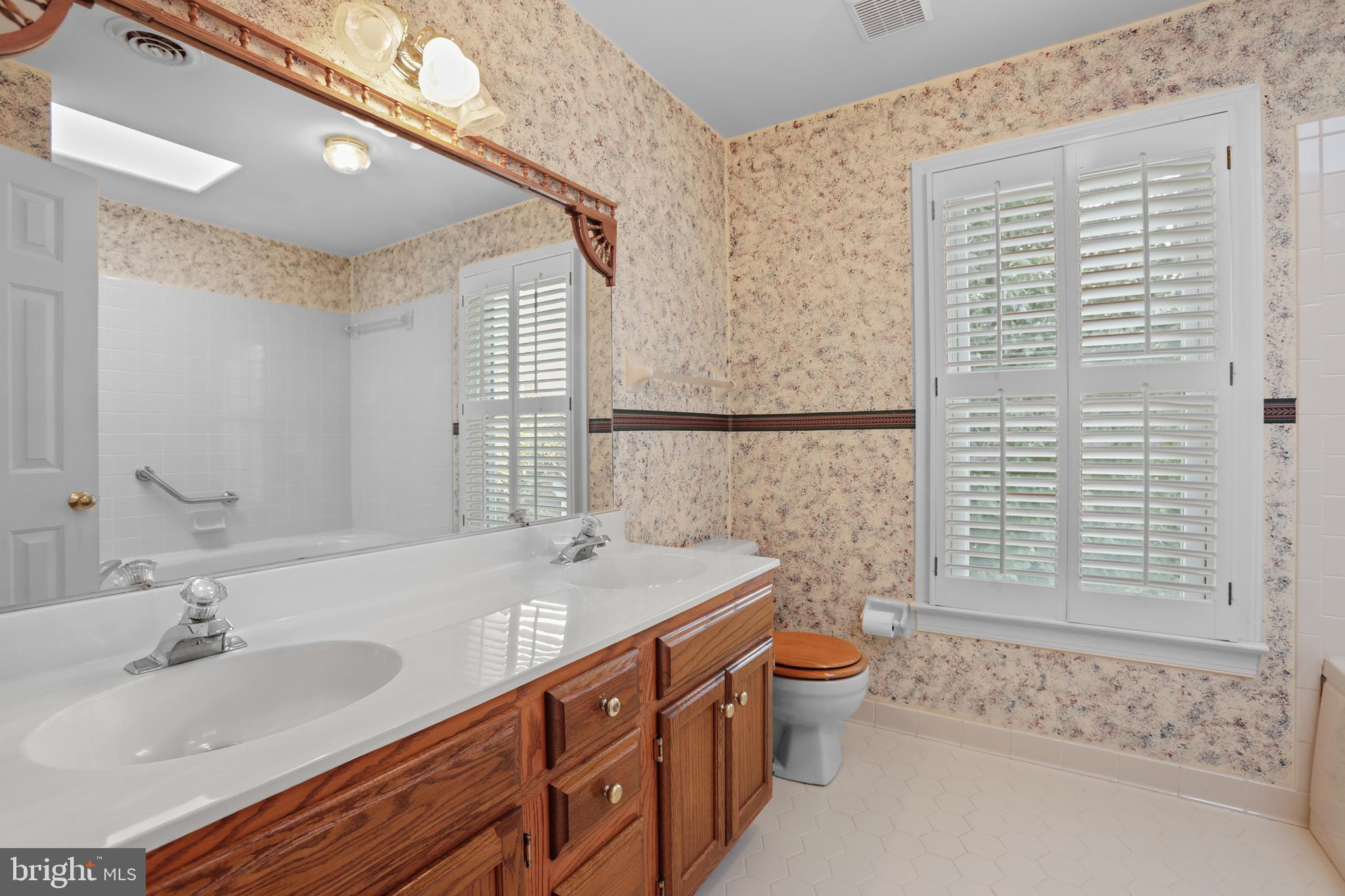 RIDGE POINTE - Residential