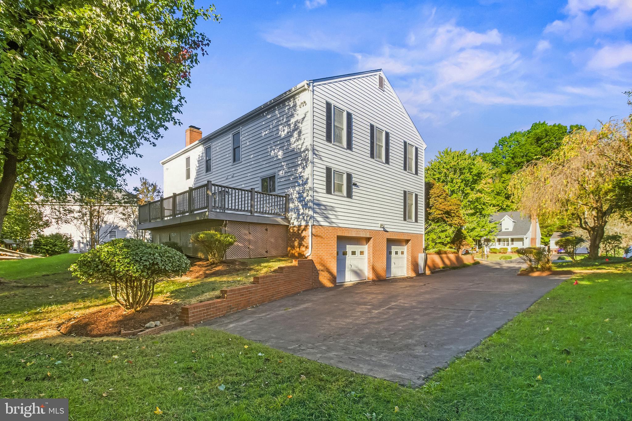 RIDGE POINTE - Residential