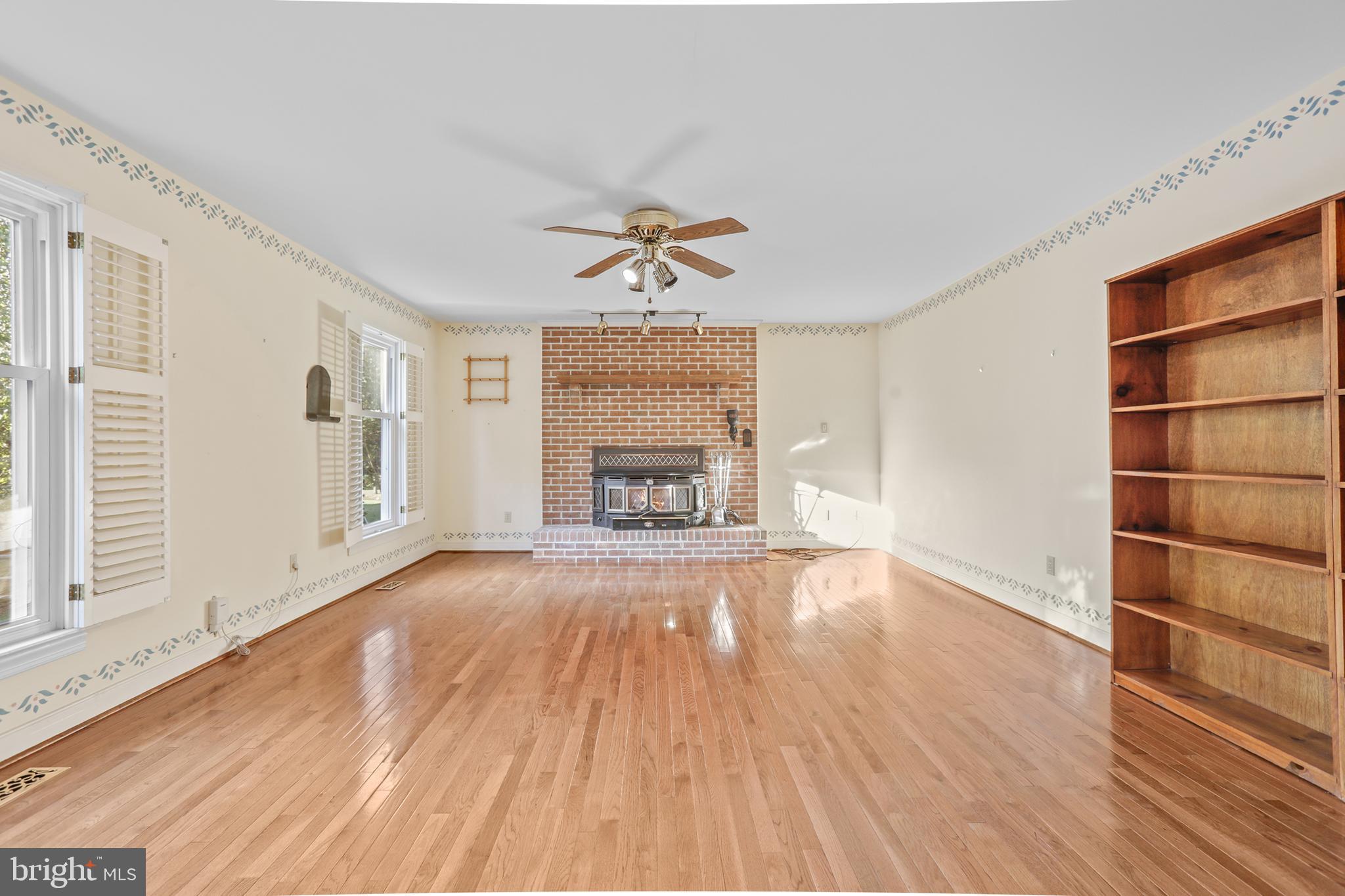 RIDGE POINTE - Residential