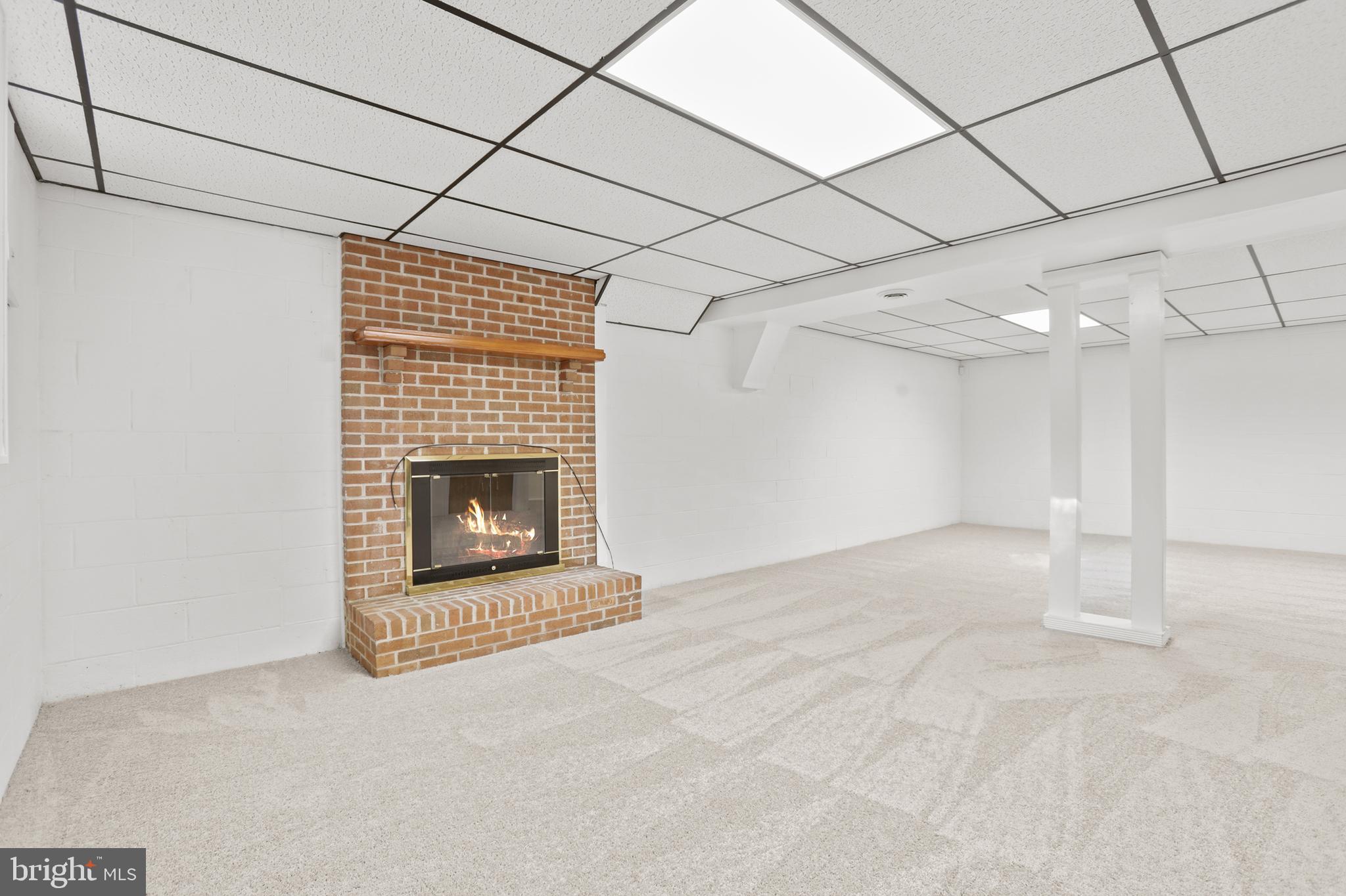 RIDGE POINTE - Residential