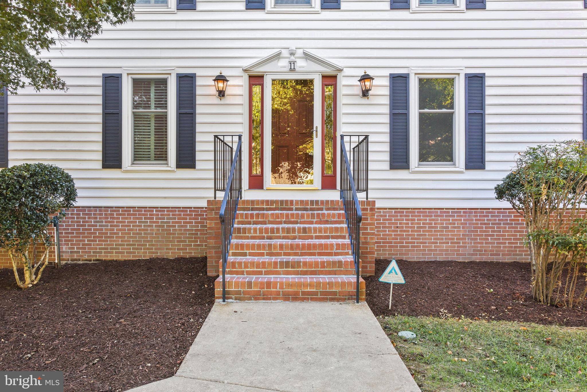 11 N POINTE DRIVE