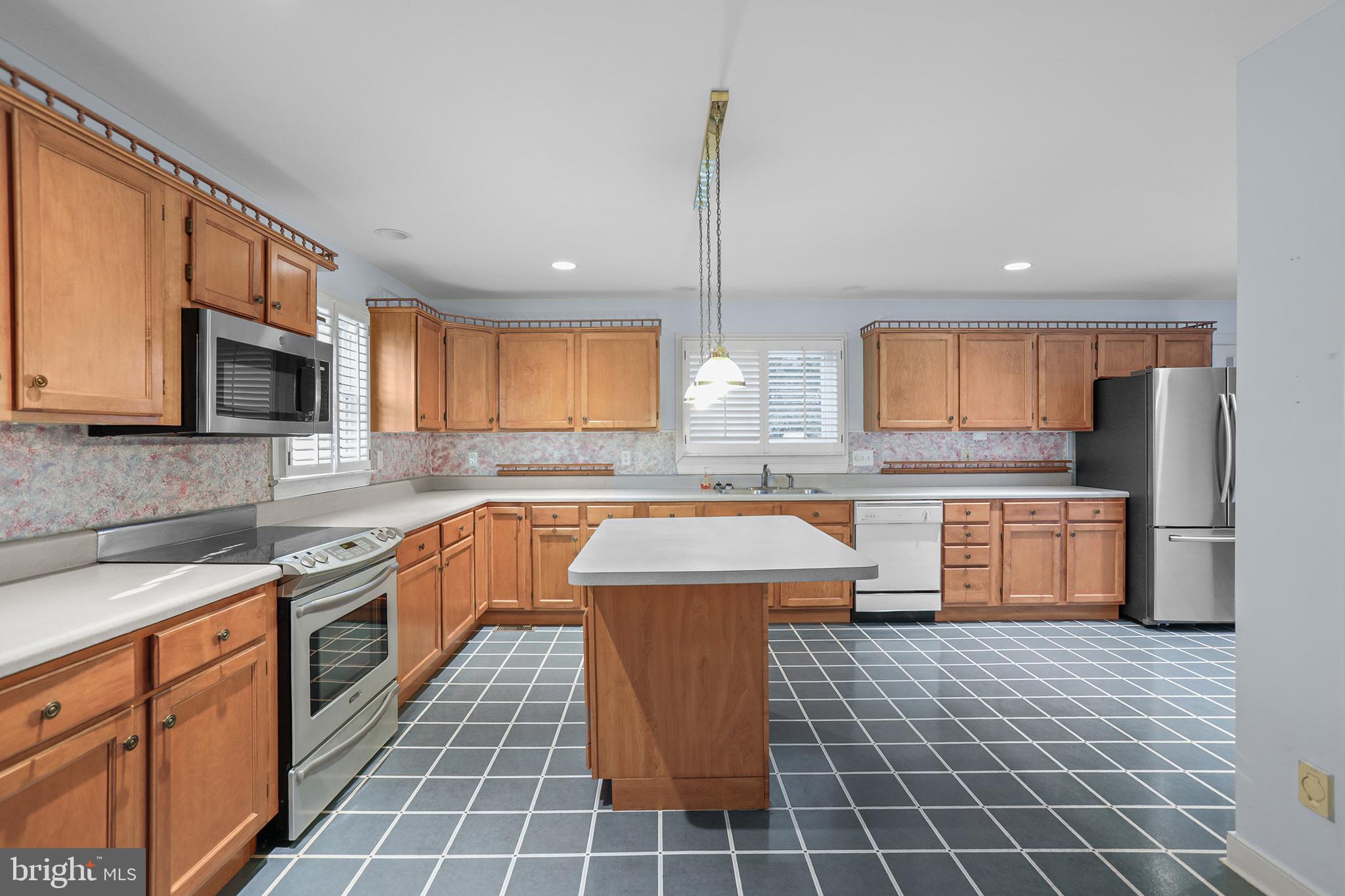 RIDGE POINTE - Residential