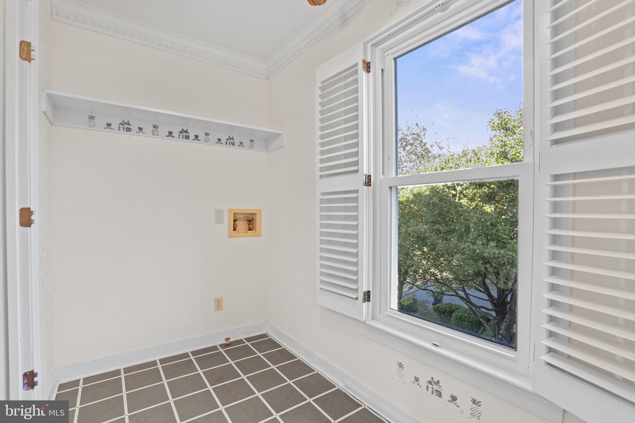 RIDGE POINTE - Residential