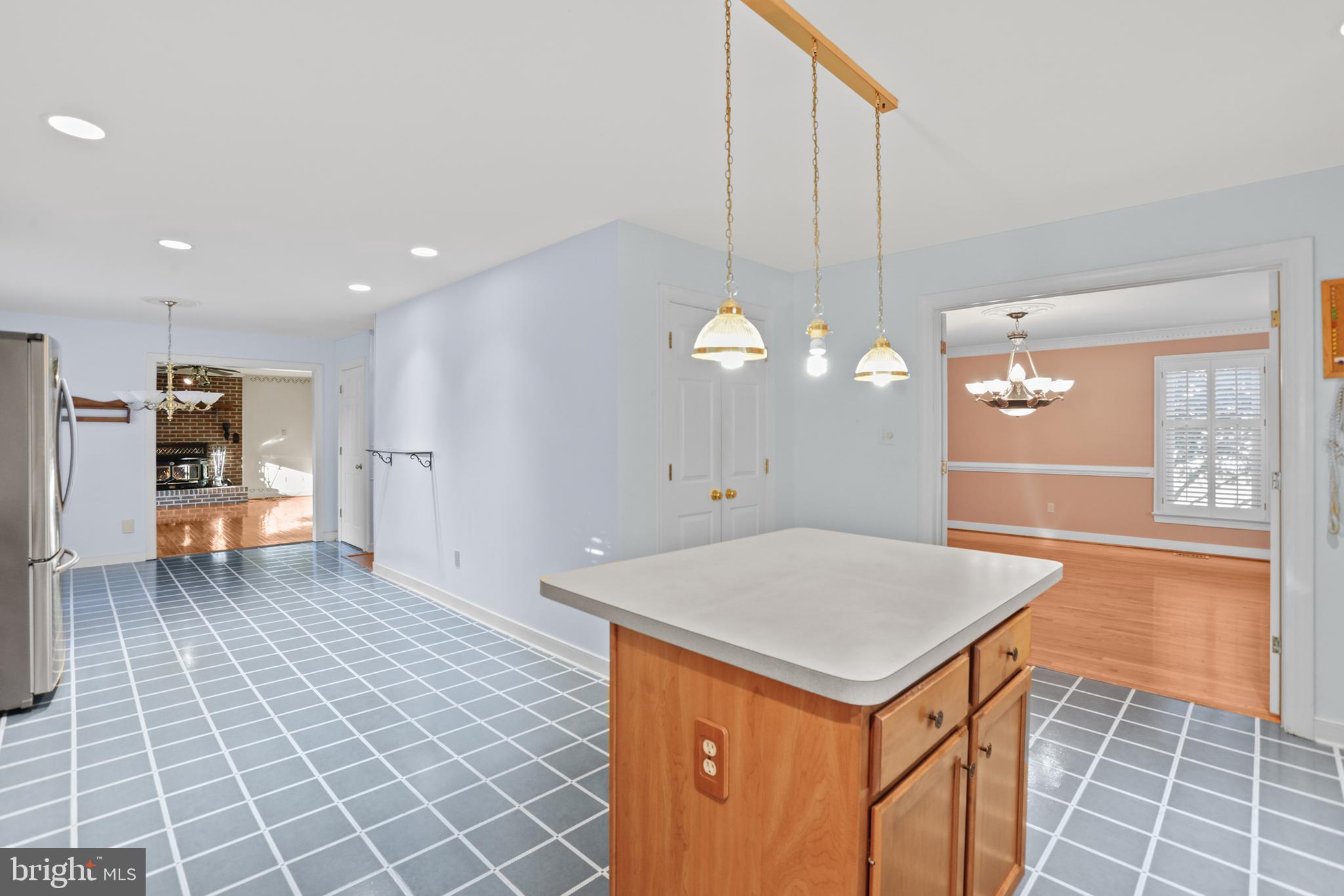 RIDGE POINTE - Residential