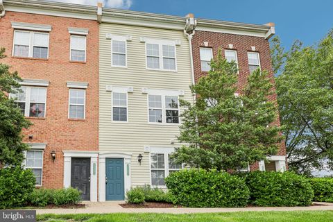 42397 GOLDENSEAL SQUARE BRAMBLETON VA 20148