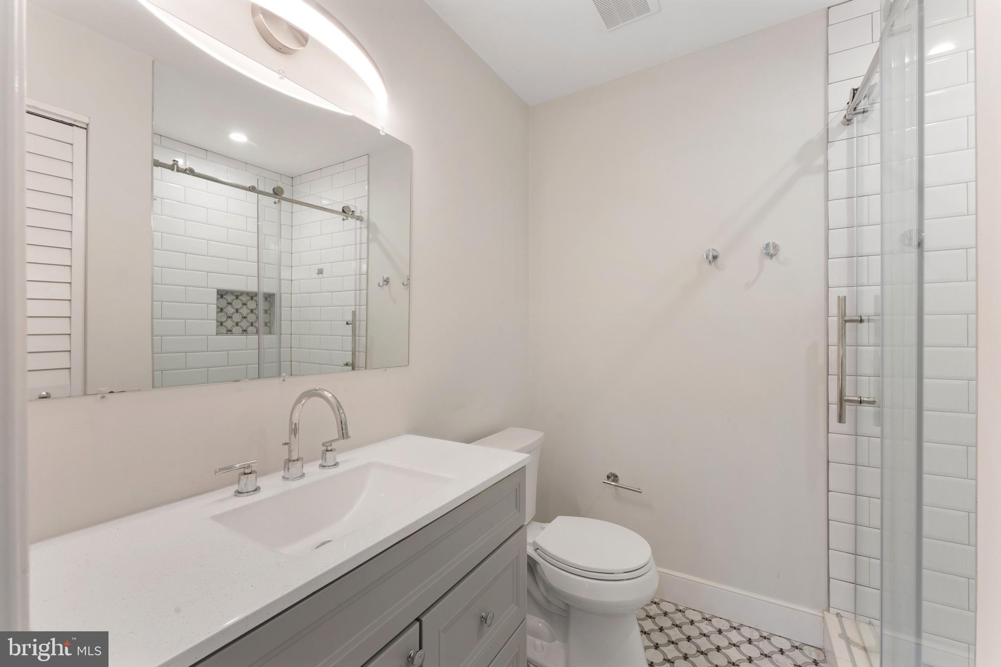 SOCIETY PL - Residential