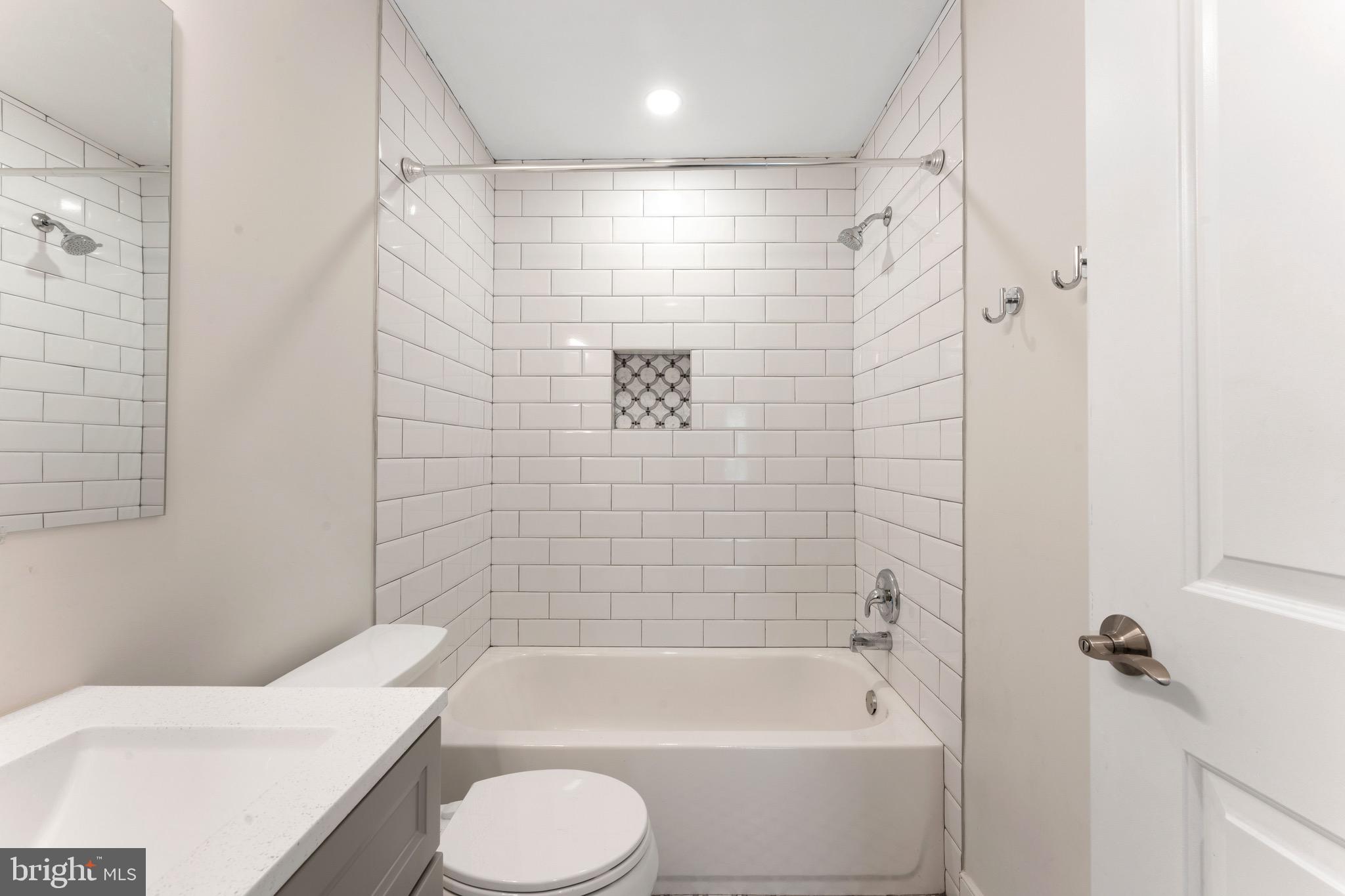 SOCIETY PL - Residential