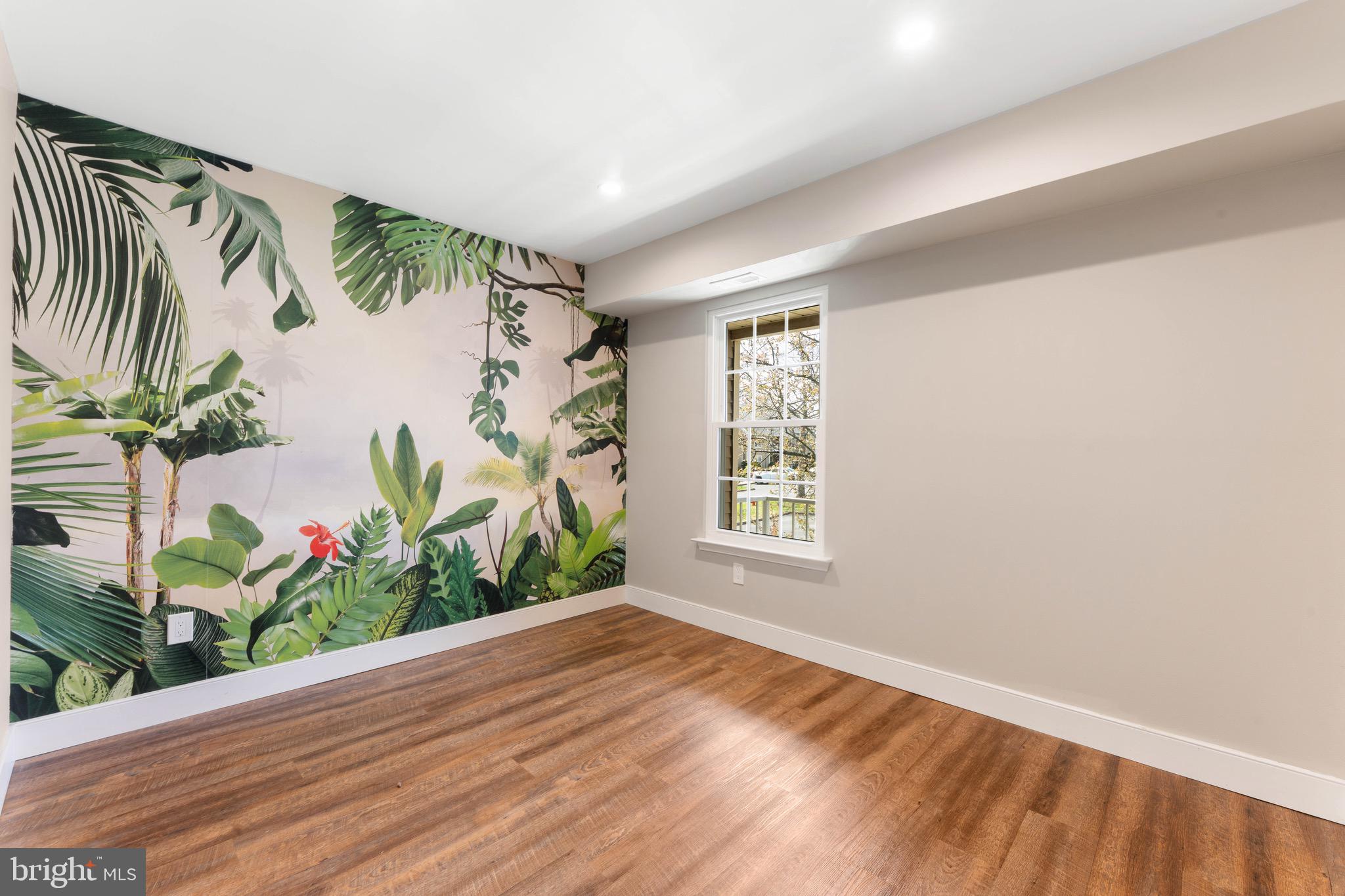 SOCIETY PL - Residential