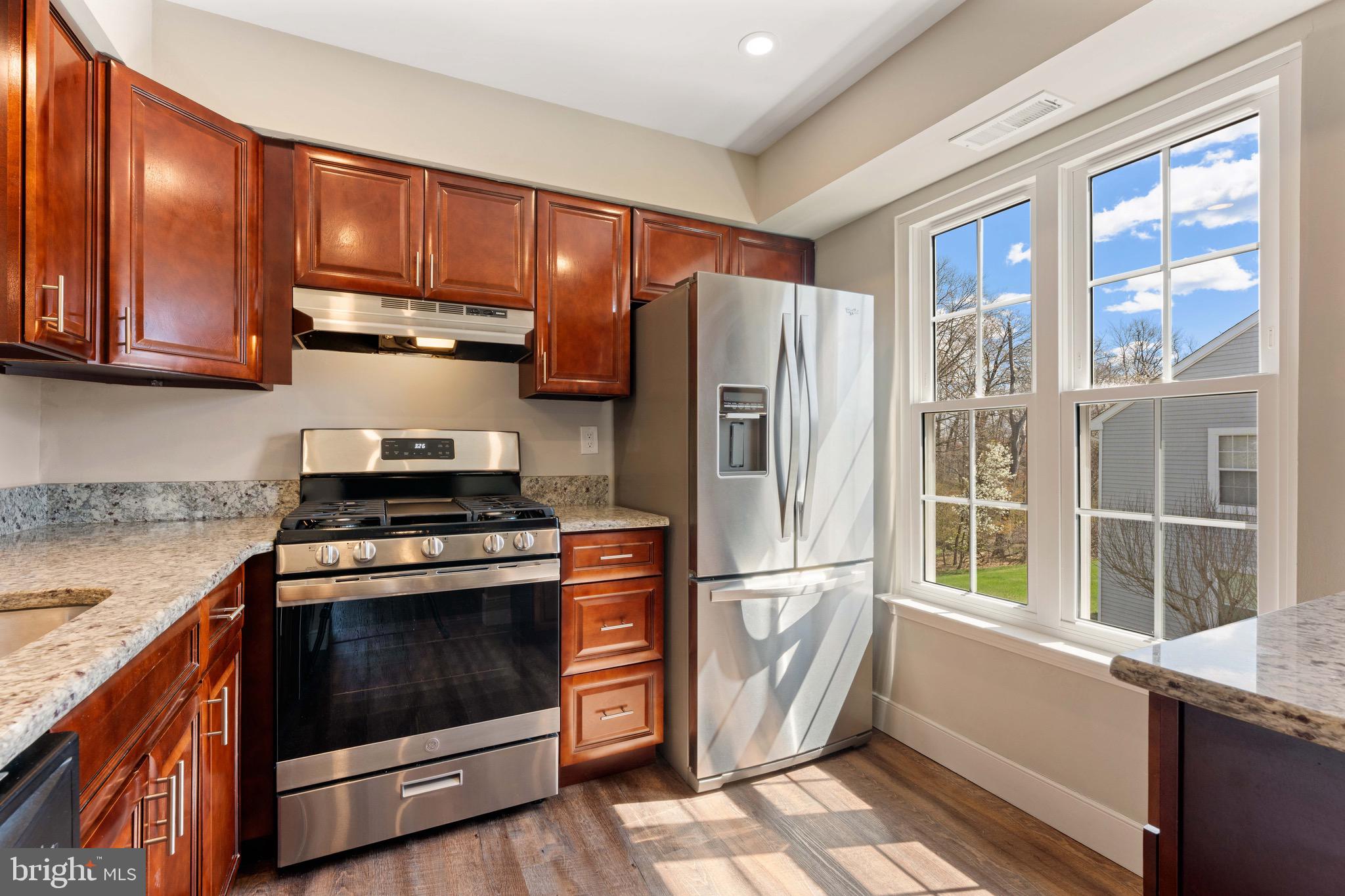 SOCIETY PL - Residential