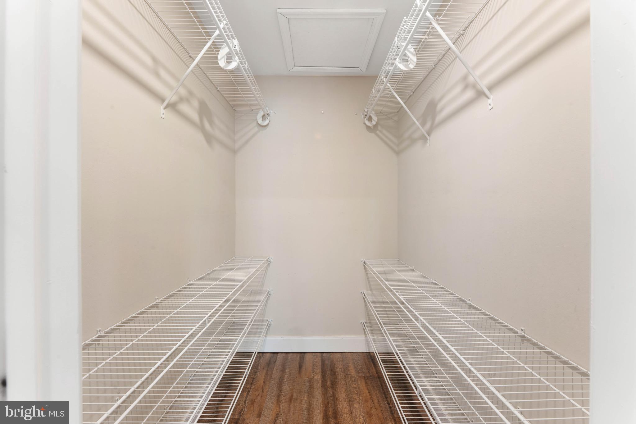 SOCIETY PL - Residential