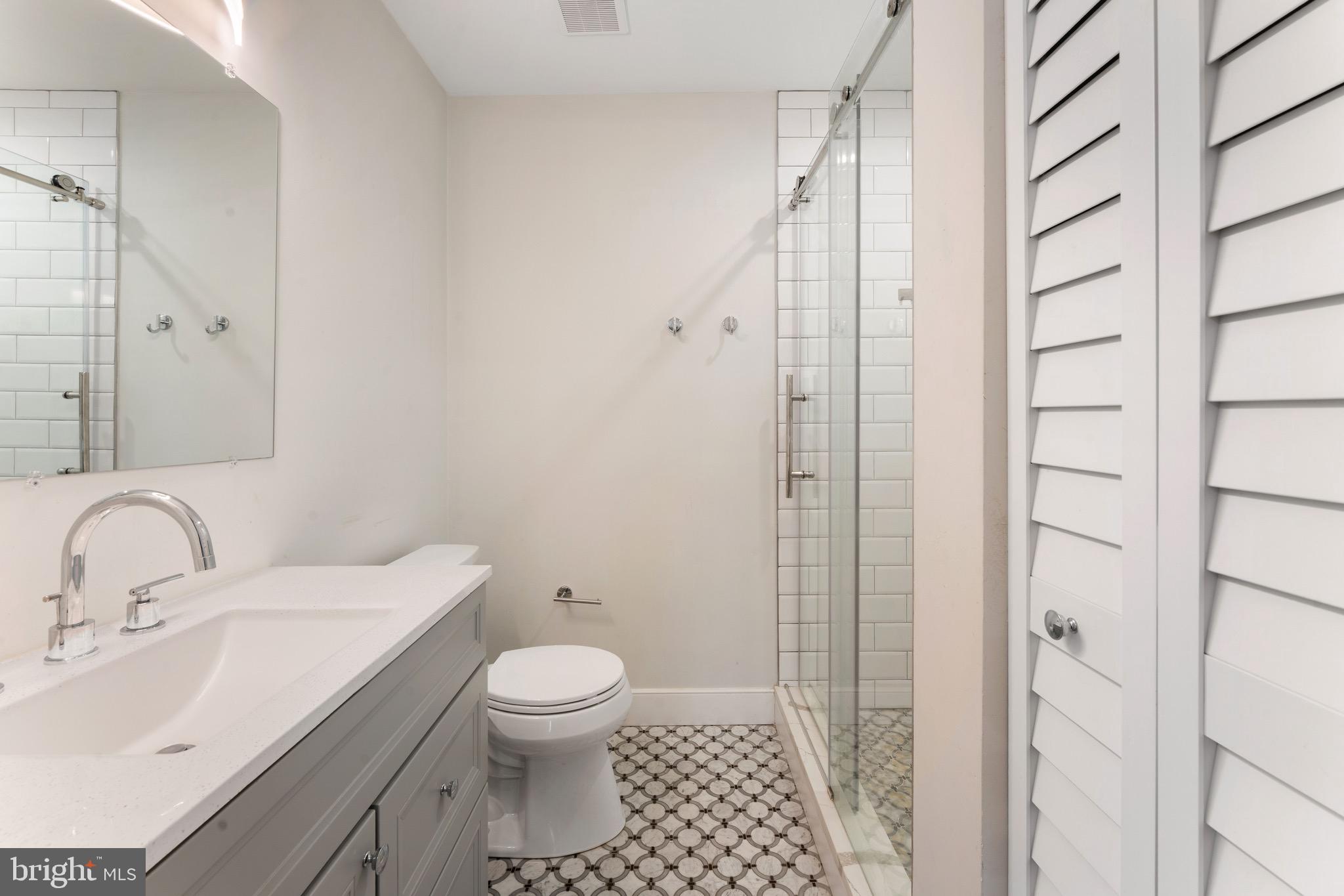 SOCIETY PL - Residential