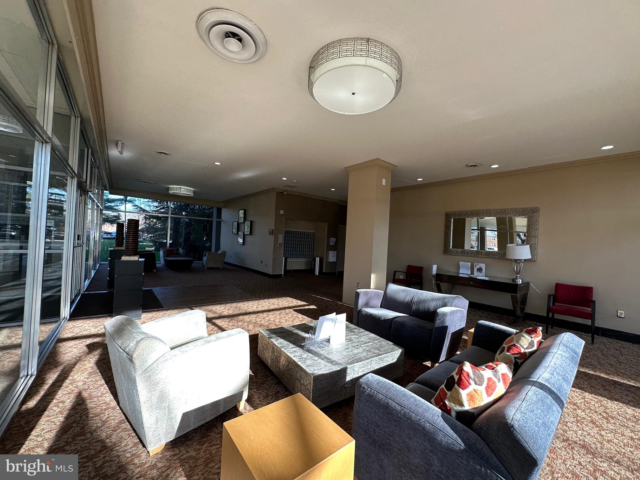 RIVER TOWERS - Residential Lease