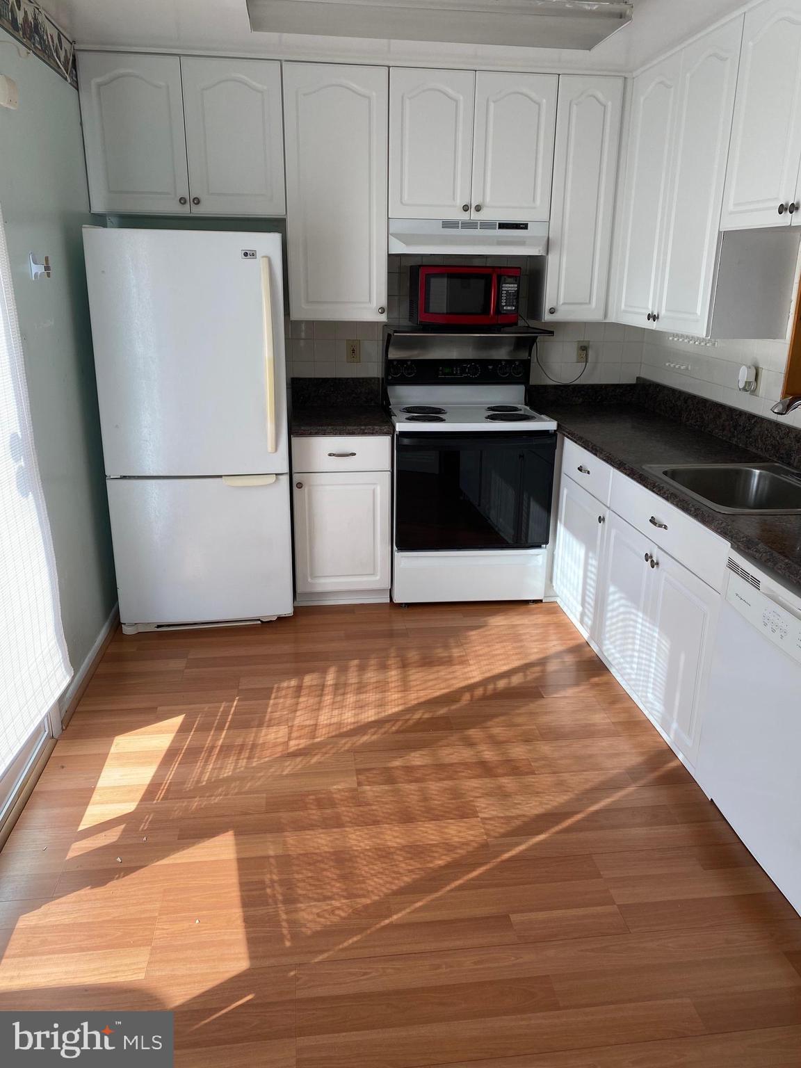 MIDDLE RIVER - Residential Lease