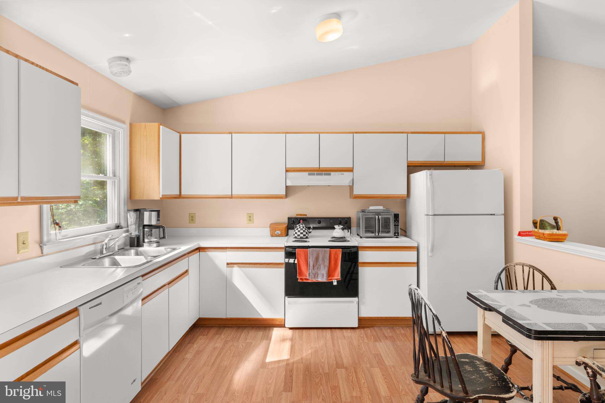 GORDON OAKS - Residential