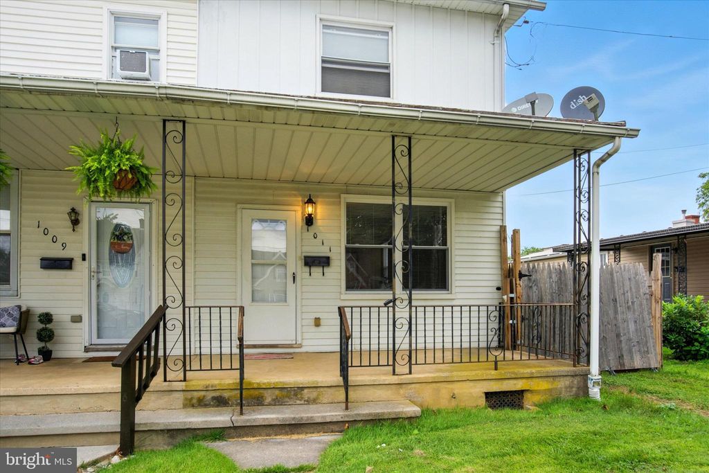 Photo of 1011 E Lehman Street, LEBANON, PA 17046 (MLS # PALN2022398)