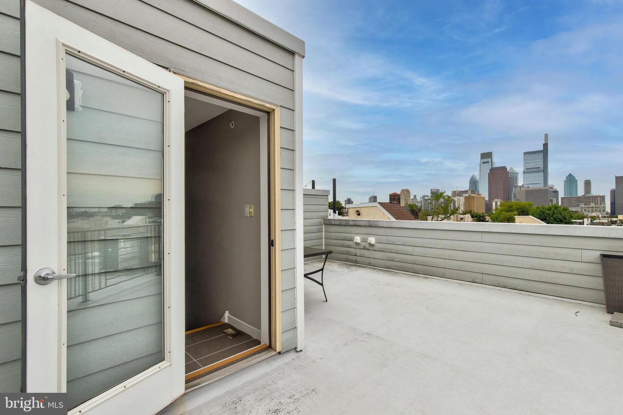 Philadelphia, Pennsylvania 19130, United States, 2 Bedrooms Bedrooms, ,3 BathroomsBathrooms,Residential,Contingent,207982