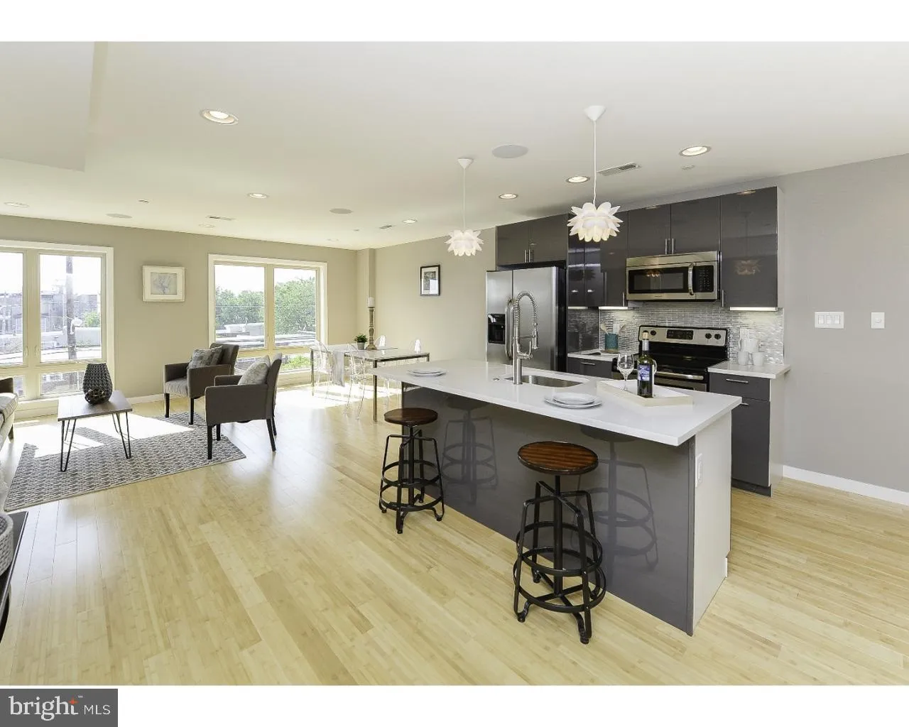 Philadelphia, Pennsylvania 19130, United States, 2 Bedrooms Bedrooms, ,3 BathroomsBathrooms,Residential,Contingent,207982