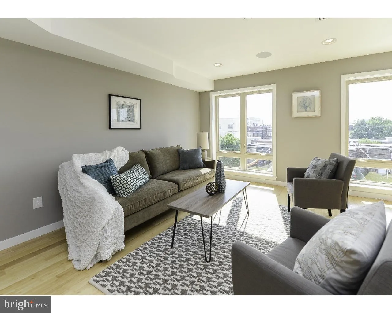 Philadelphia, Pennsylvania 19130, United States, 2 Bedrooms Bedrooms, ,3 BathroomsBathrooms,Residential,Contingent,207982