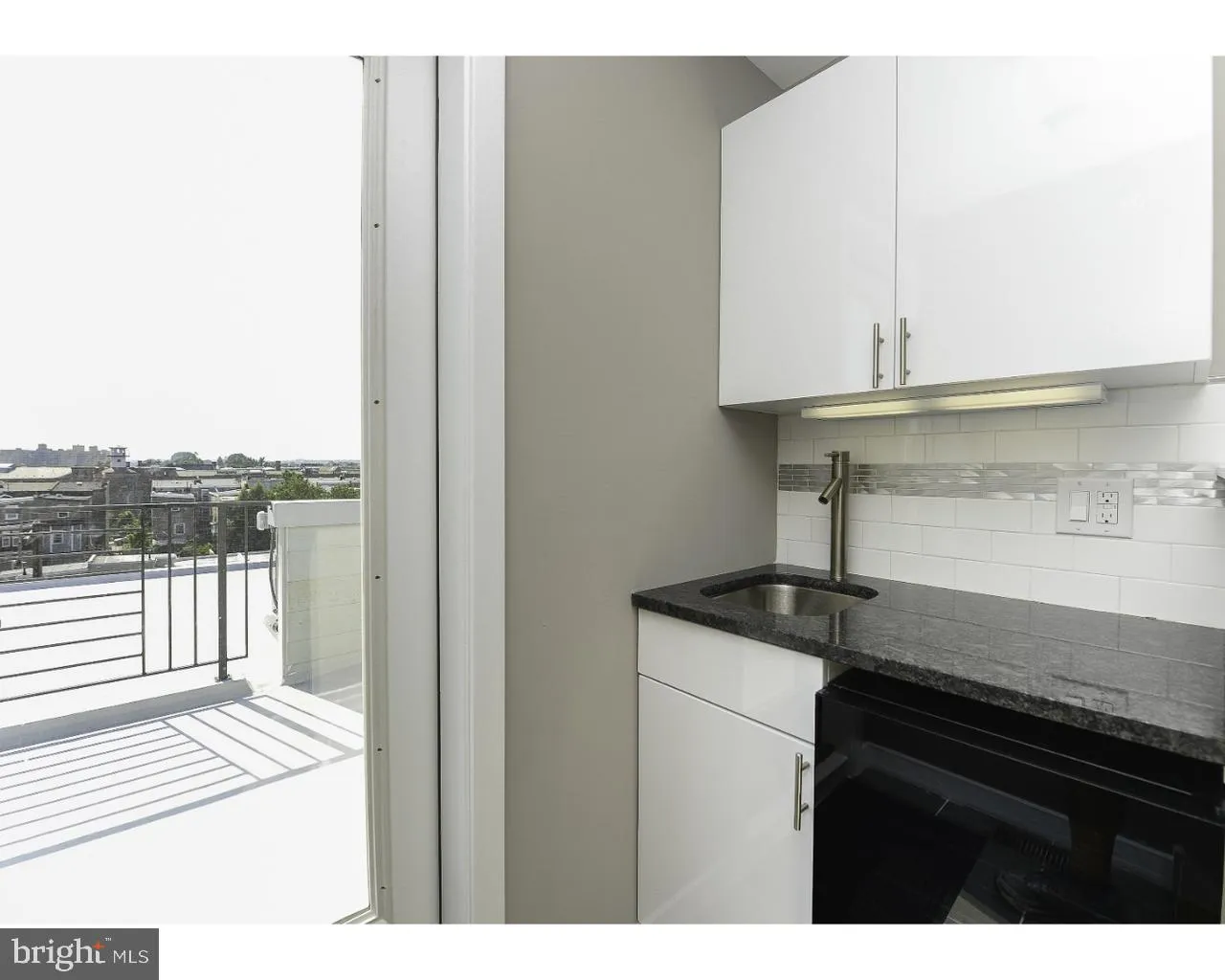 Philadelphia, Pennsylvania 19130, United States, 2 Bedrooms Bedrooms, ,3 BathroomsBathrooms,Residential,Contingent,207982