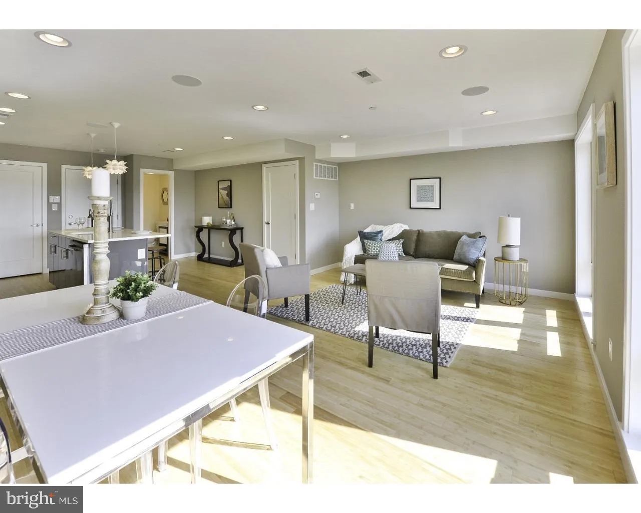 Philadelphia, Pennsylvania 19130, United States, 2 Bedrooms Bedrooms, ,3 BathroomsBathrooms,Residential,Contingent,207982