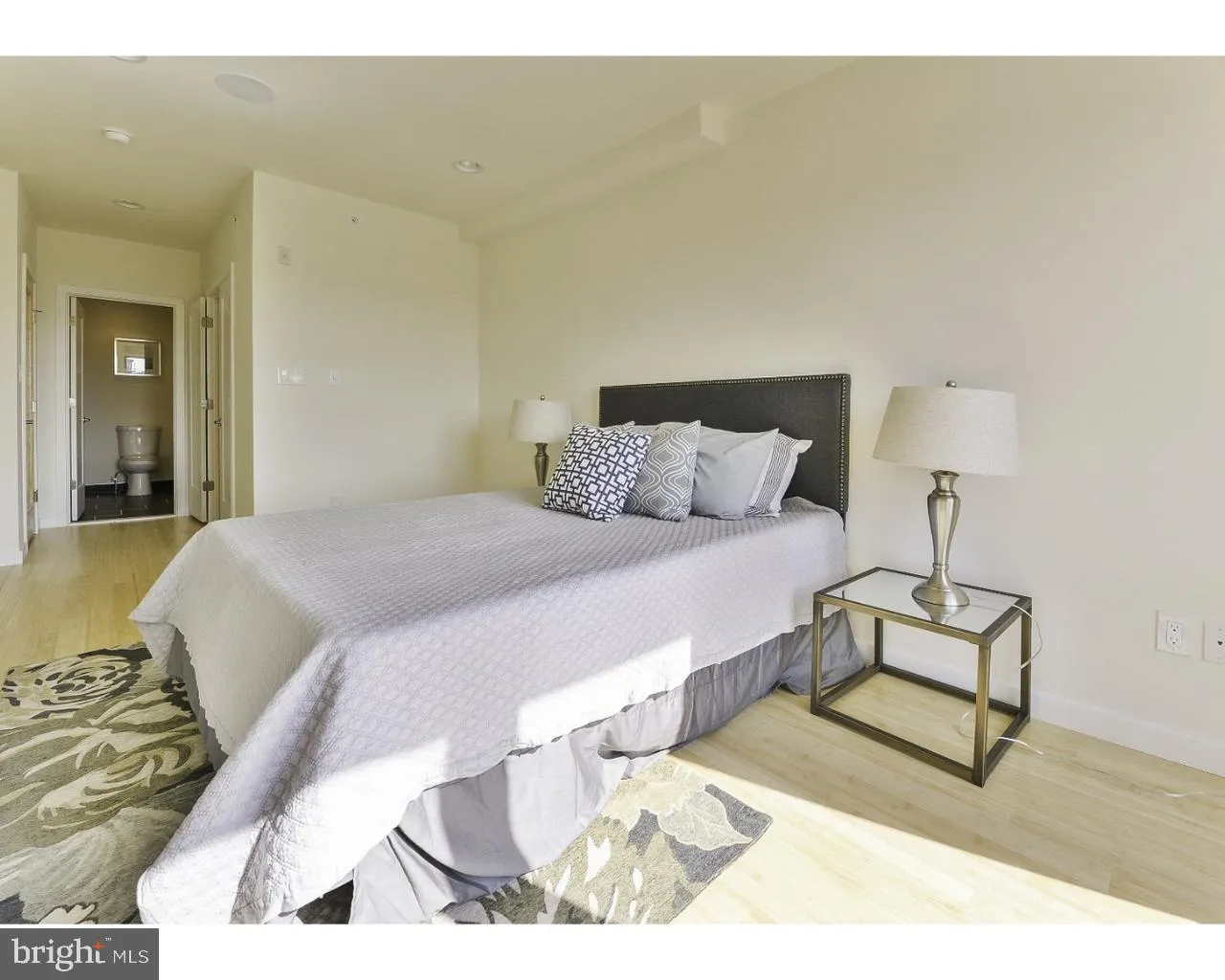 Philadelphia, Pennsylvania 19130, United States, 2 Bedrooms Bedrooms, ,3 BathroomsBathrooms,Residential,Contingent,207982