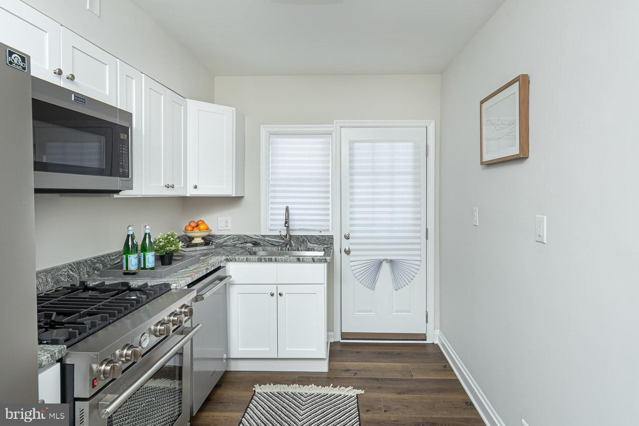 WINDSOR HILLS - Residential