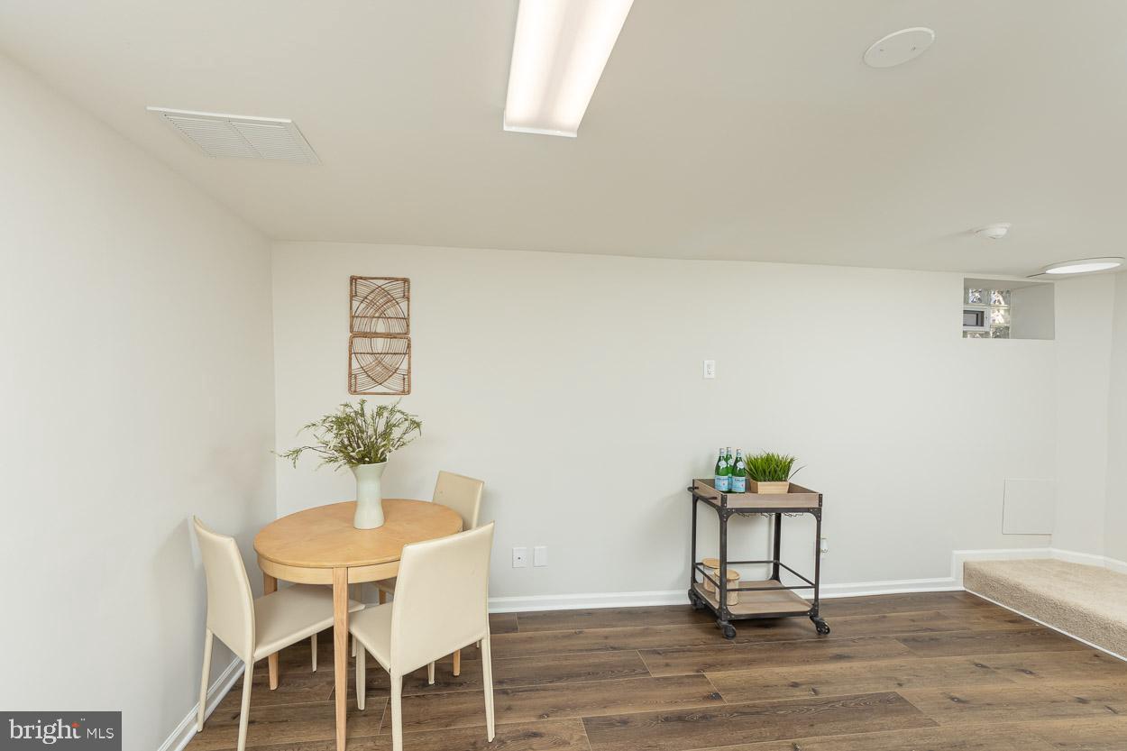 WINDSOR HILLS - Residential