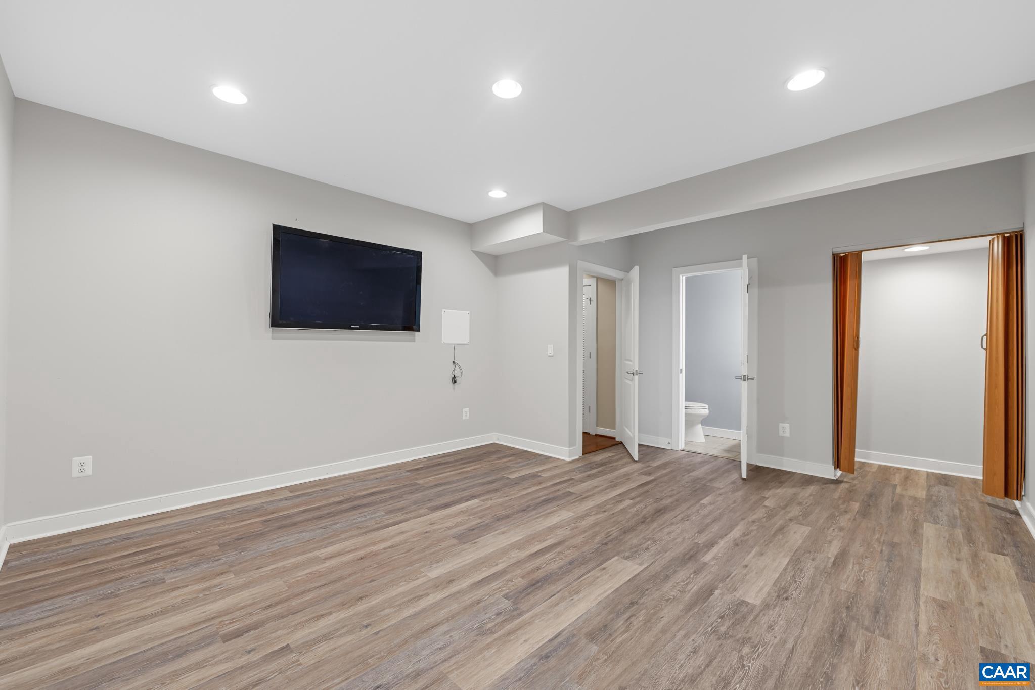 PAVILIONS AT PANTOPS - Residential