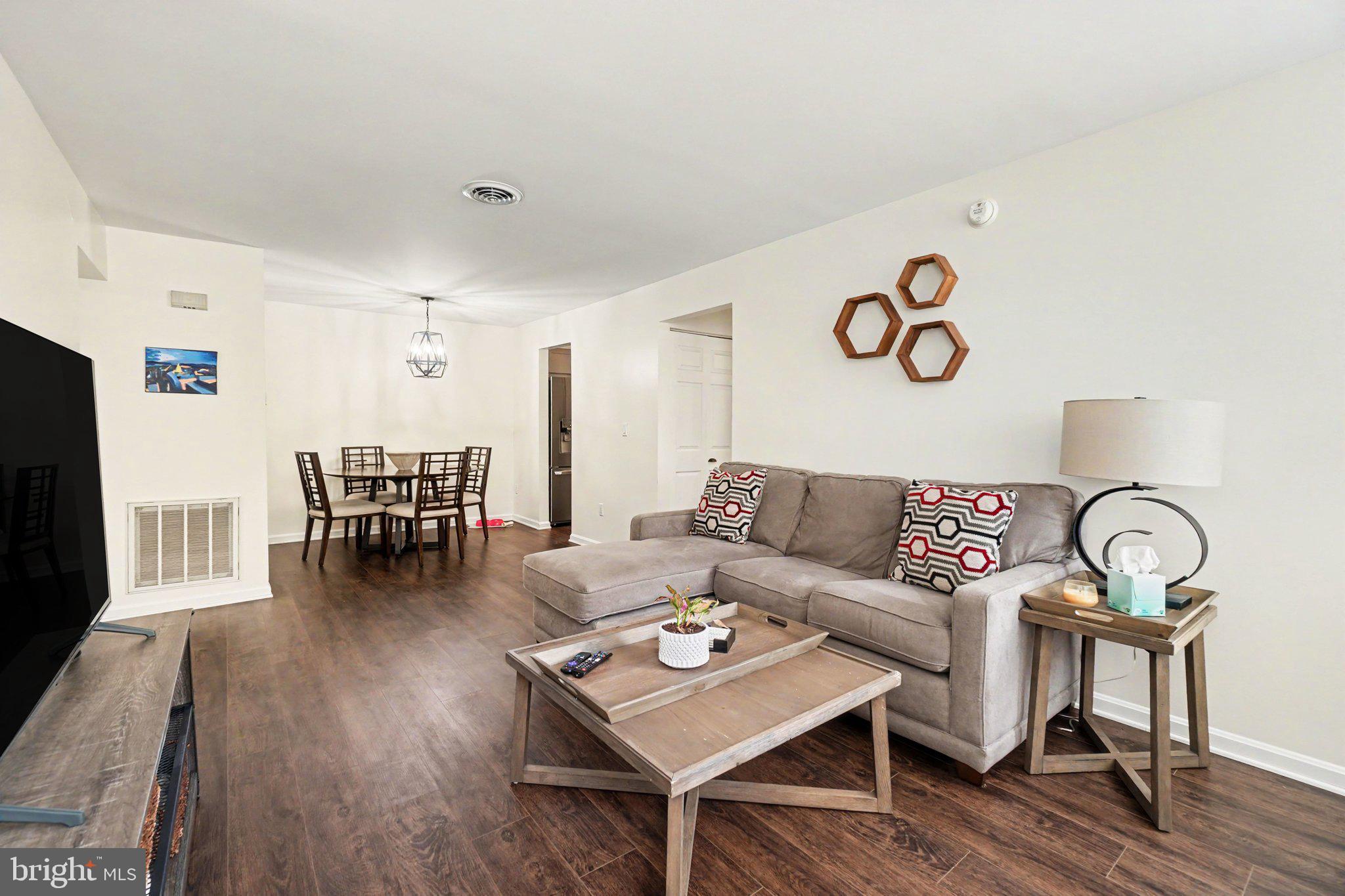 457 DELANCEY COURT