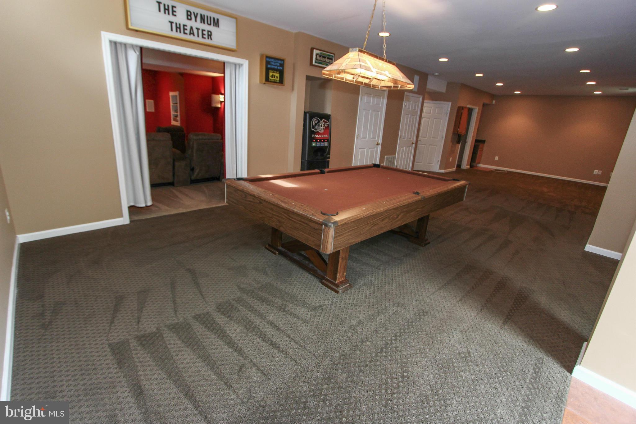 SOUTH RIDING - Residential