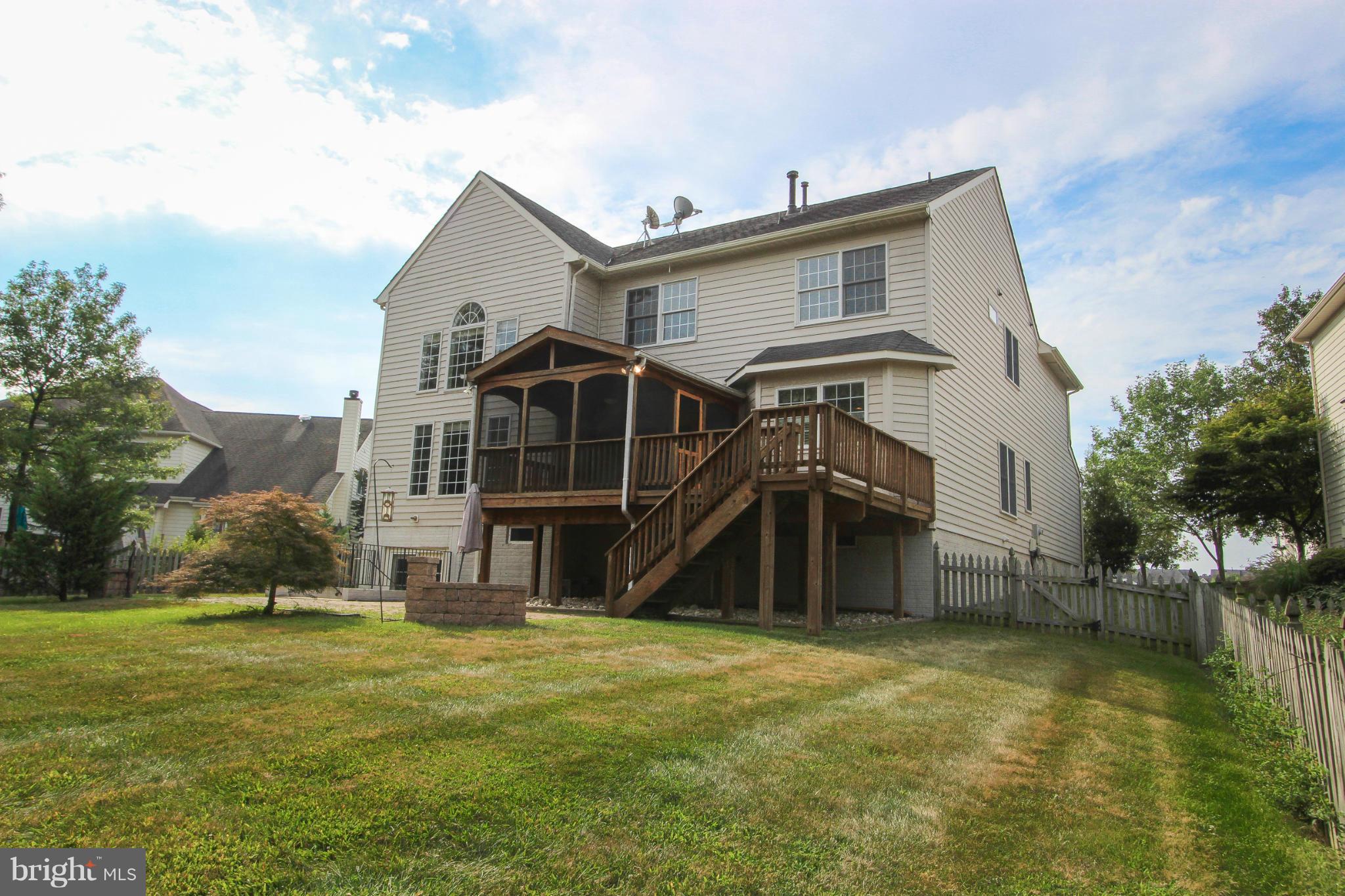 SOUTH RIDING - Residential